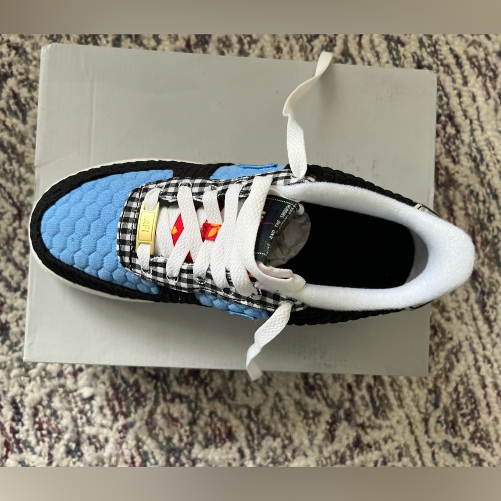 Brand new in box never worn!!!dark blue , light blue Air Force ones size 4Y
